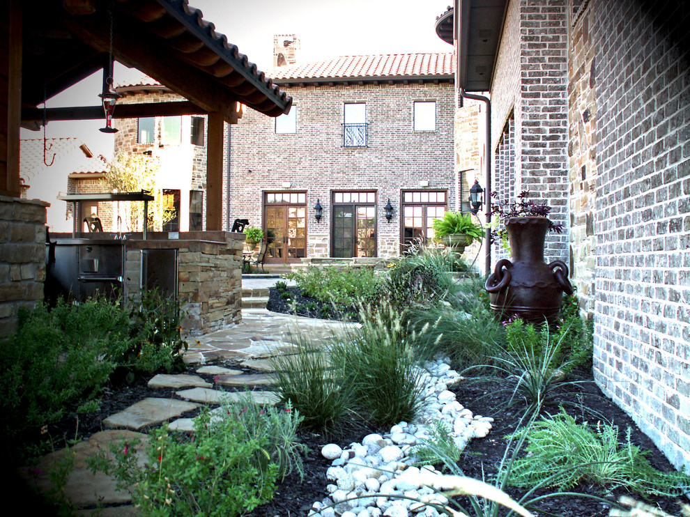 This is an example of a classic garden in Dallas.