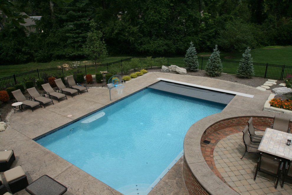 Transitional pool photo in Cincinnati