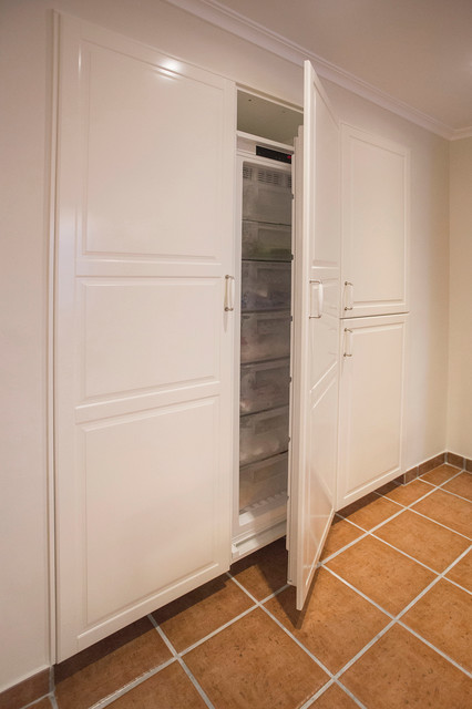 Cocina moderno-armadio