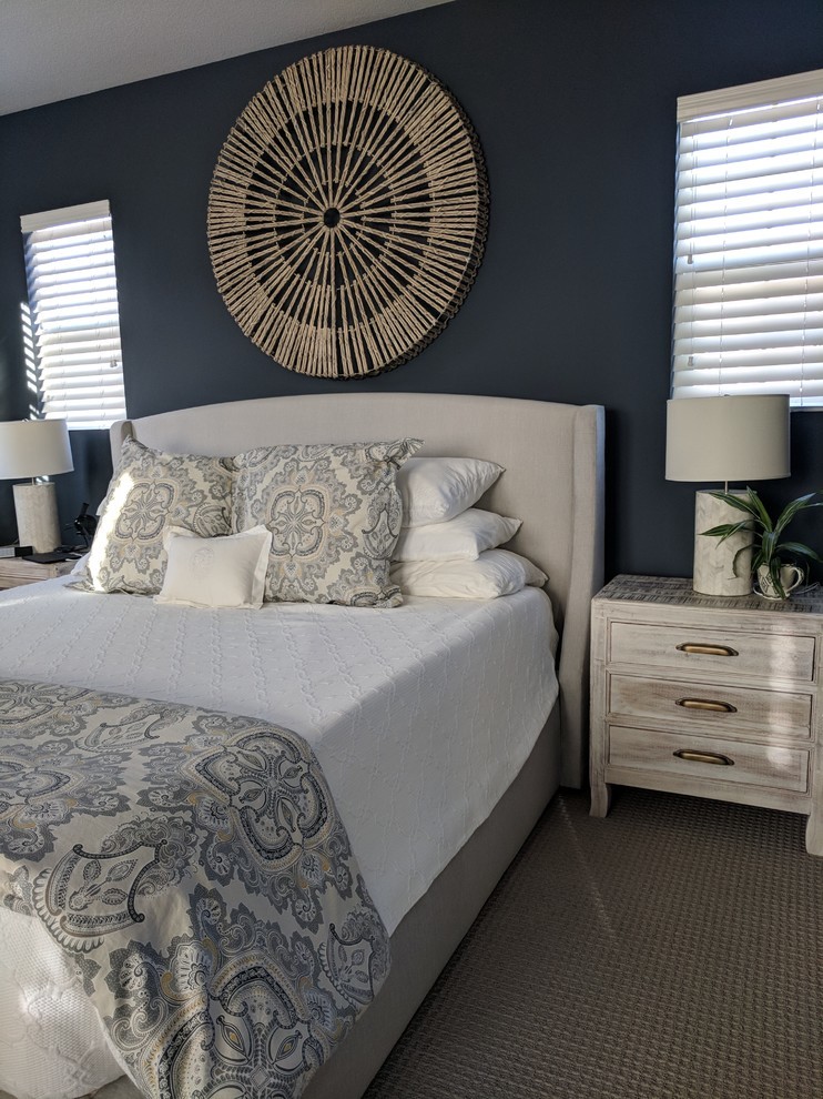Bedroom - transitional bedroom idea in Orange County