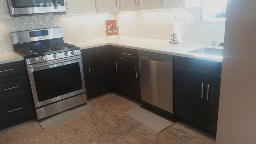 Transitional kitchen photo in San Francisco