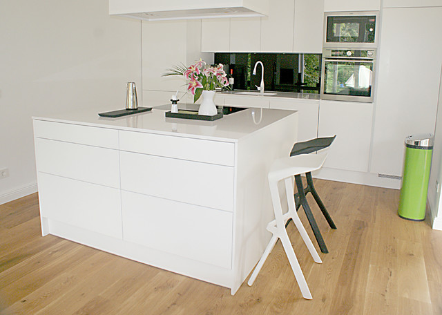 Moderne weiße Küche. - Modern - Küche - Berlin - von User