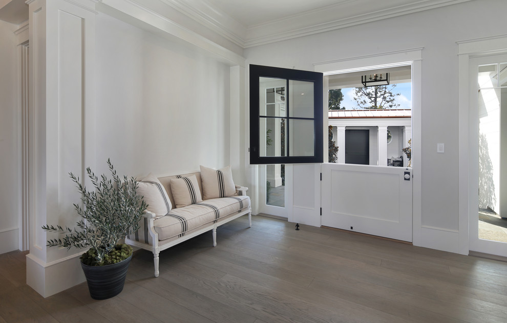 Entryway - entryway idea in Orange County