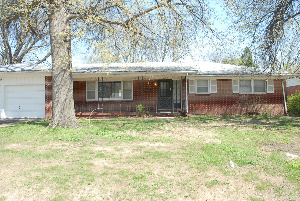 Curb Appeal Needed For Red Brick Ranch
