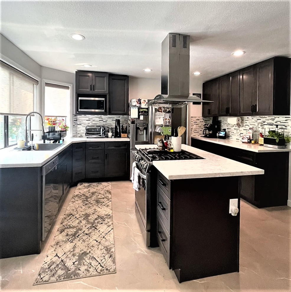 Kitchen - kitchen idea in Seattle