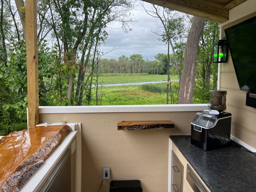 Strobe Island Outdoor Deck with Bar and Kitchen
