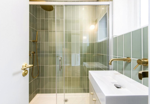 Flat Conversion contemporary-badrum
