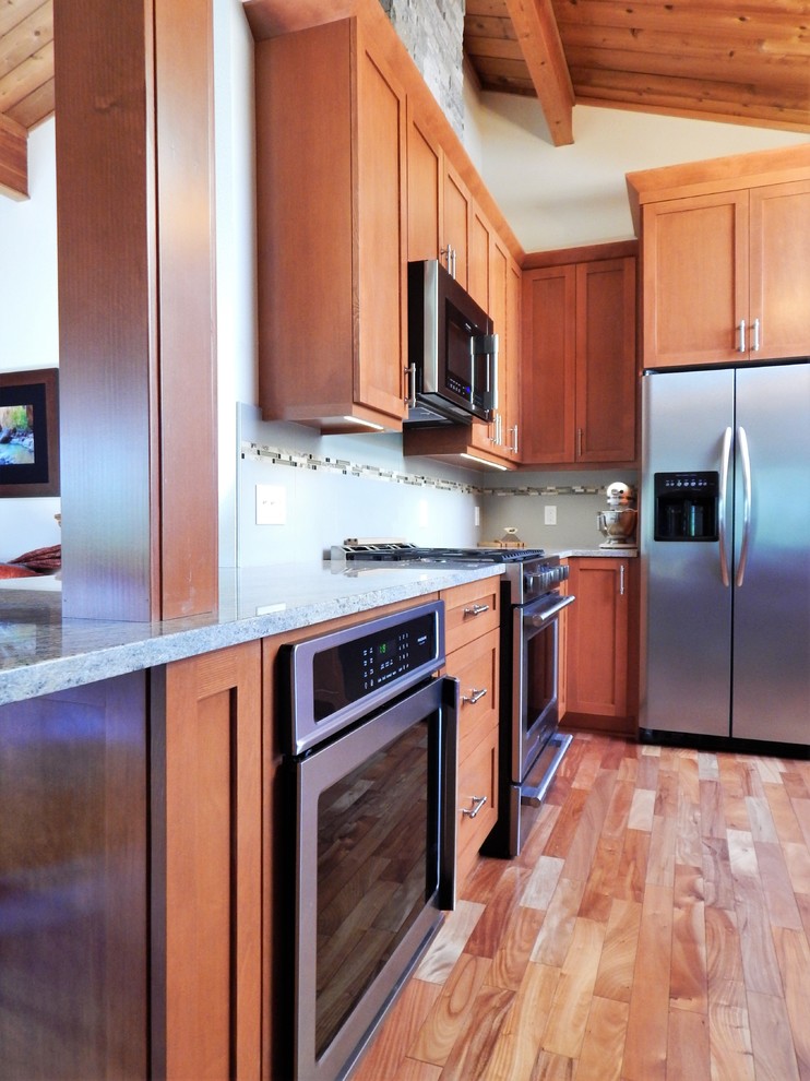 Transitional kitchen photo in Seattle