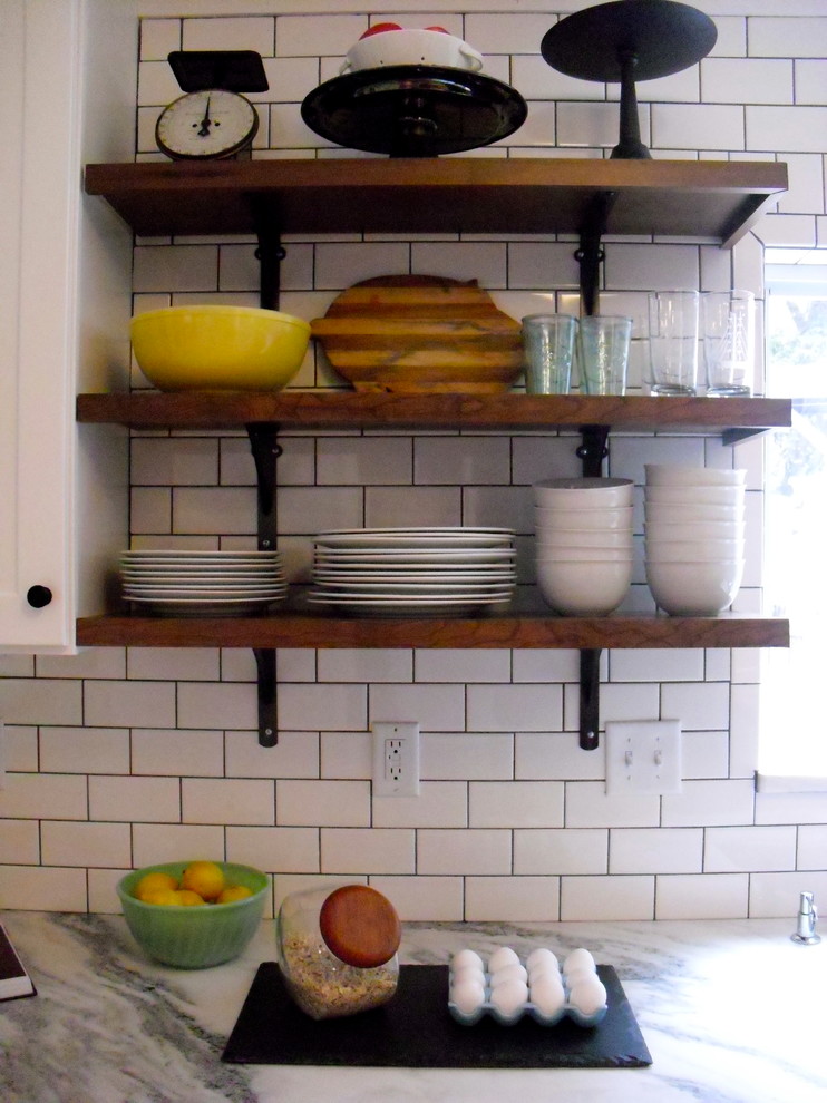 Example of an eclectic kitchen design in St Louis