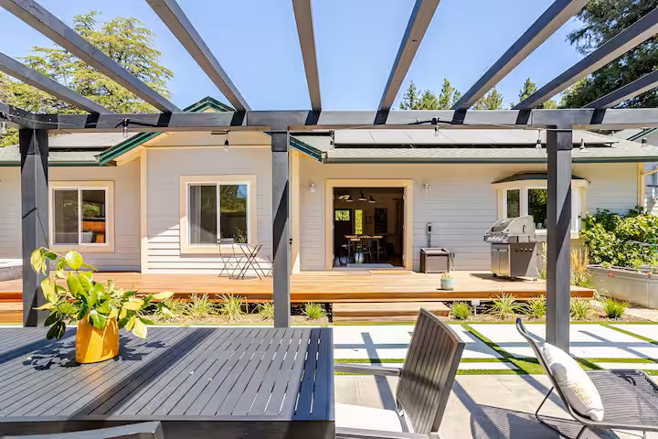 Sebastopol Backyard Retreat