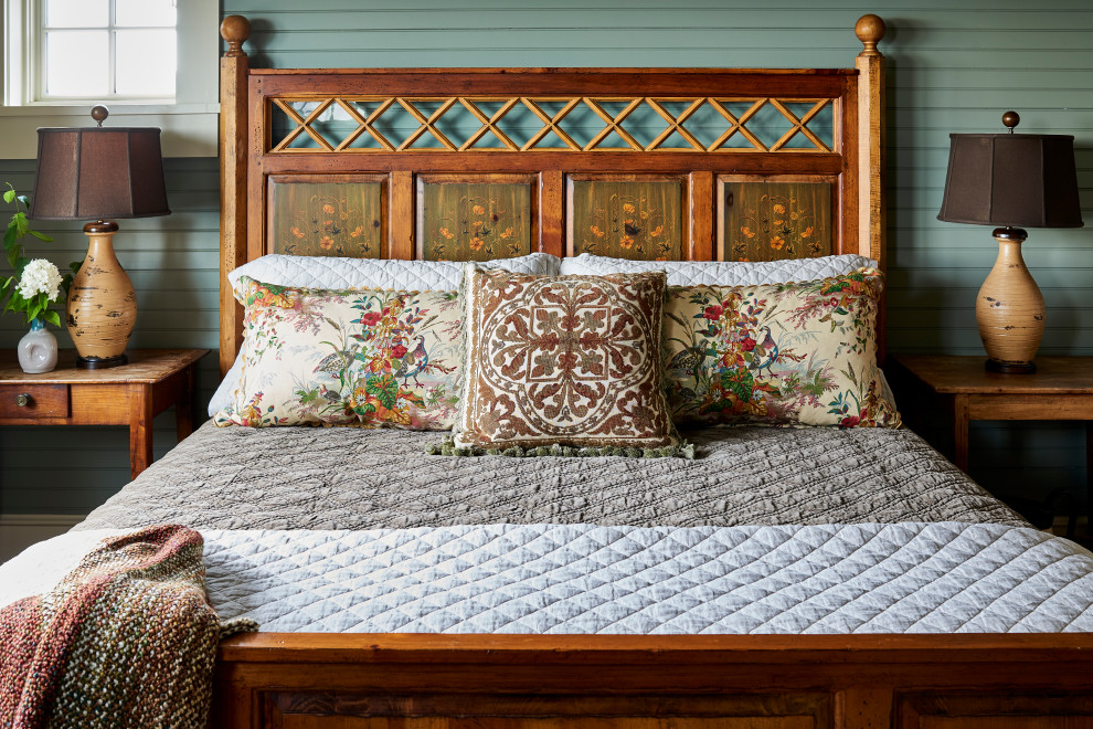 Inspiration for a country bedroom in Charlotte.