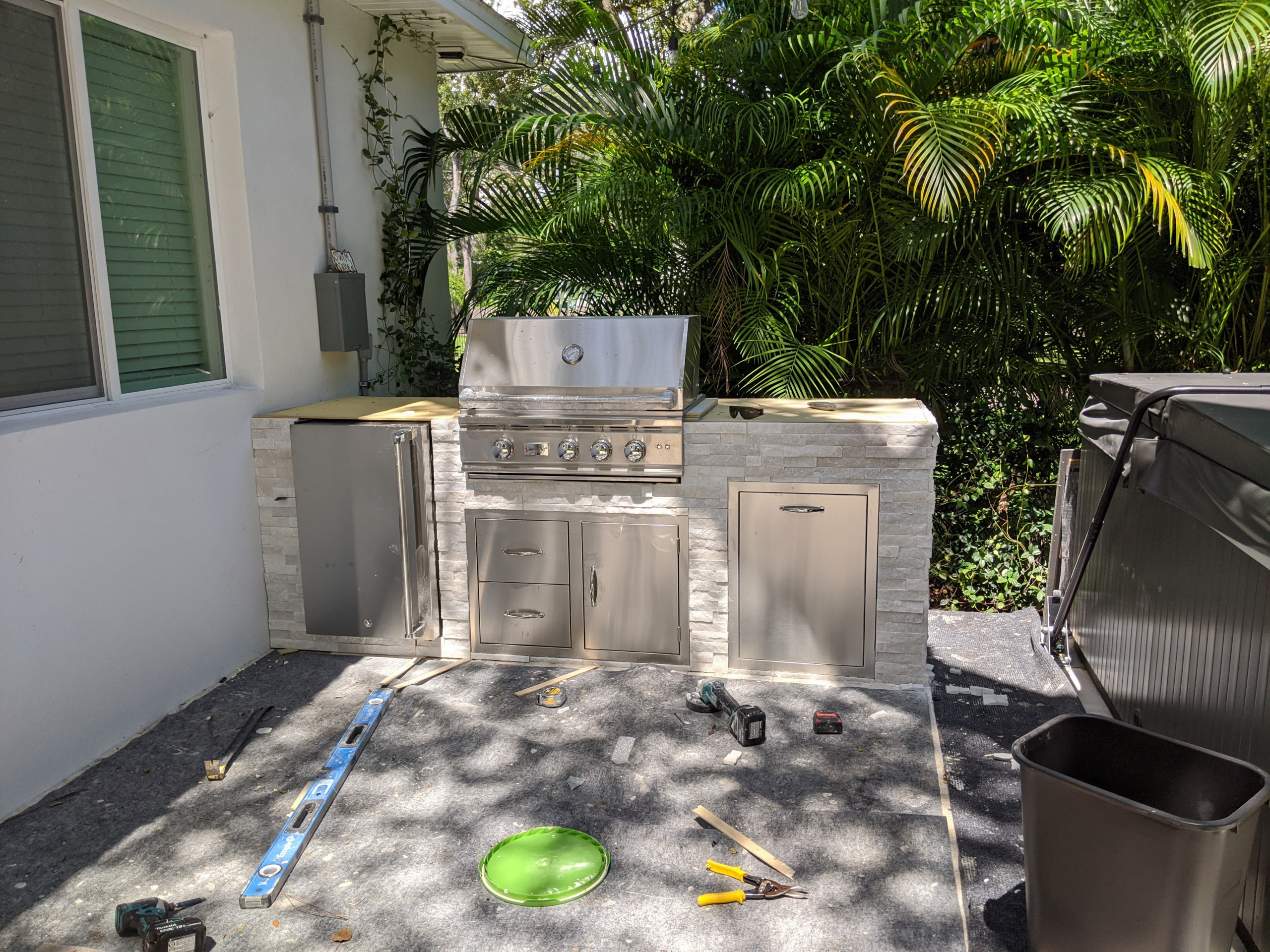North Kenwood 8' Outdoor Kitchen
