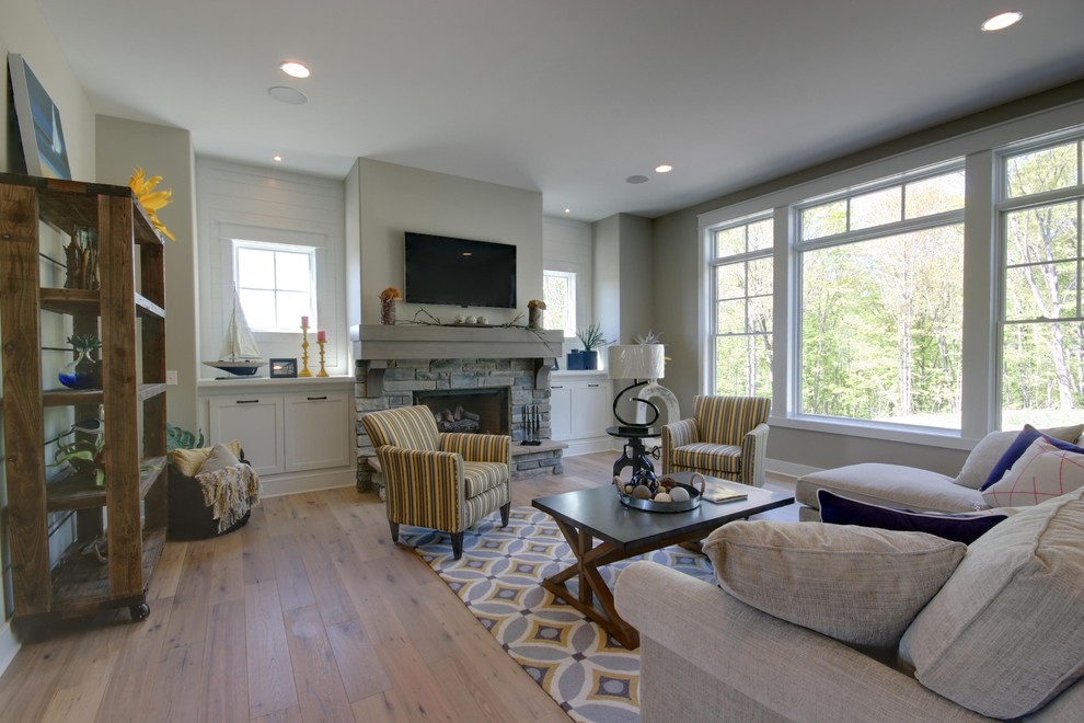 Example of a transitional kitchen design in Grand Rapids