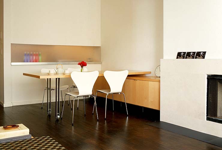 Design ideas for a modern dining room in New York.