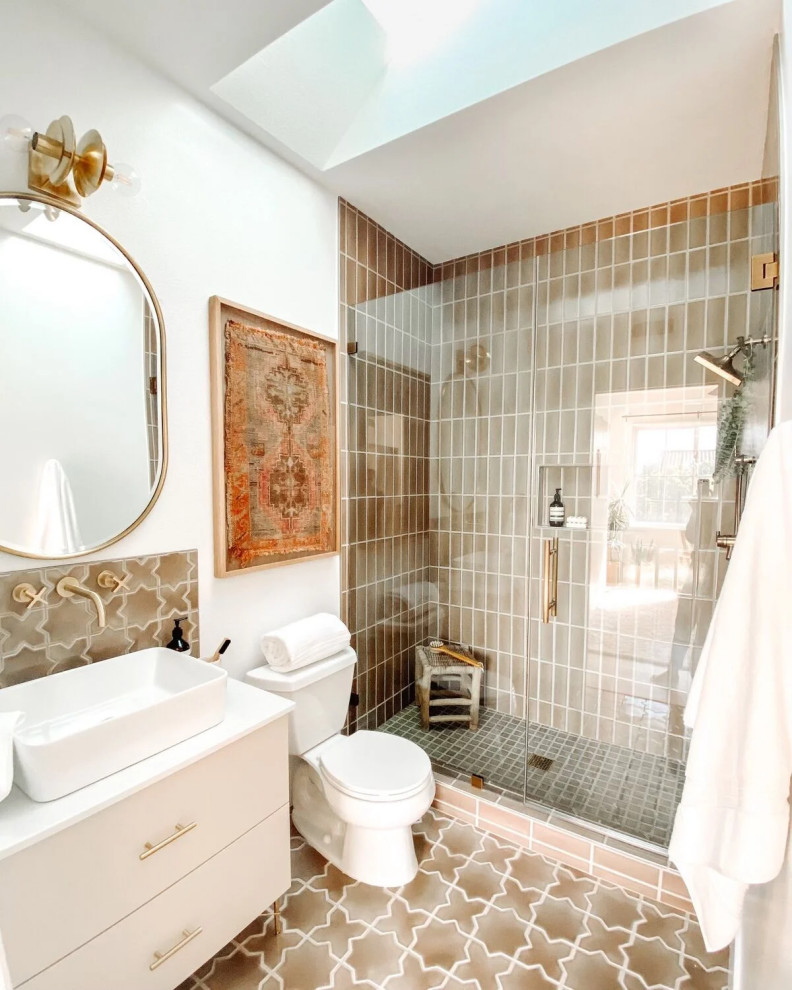 Inspiration for an eclectic bathroom remodel in Orange County
