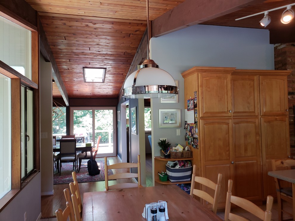 Transitional home design photo in Baltimore