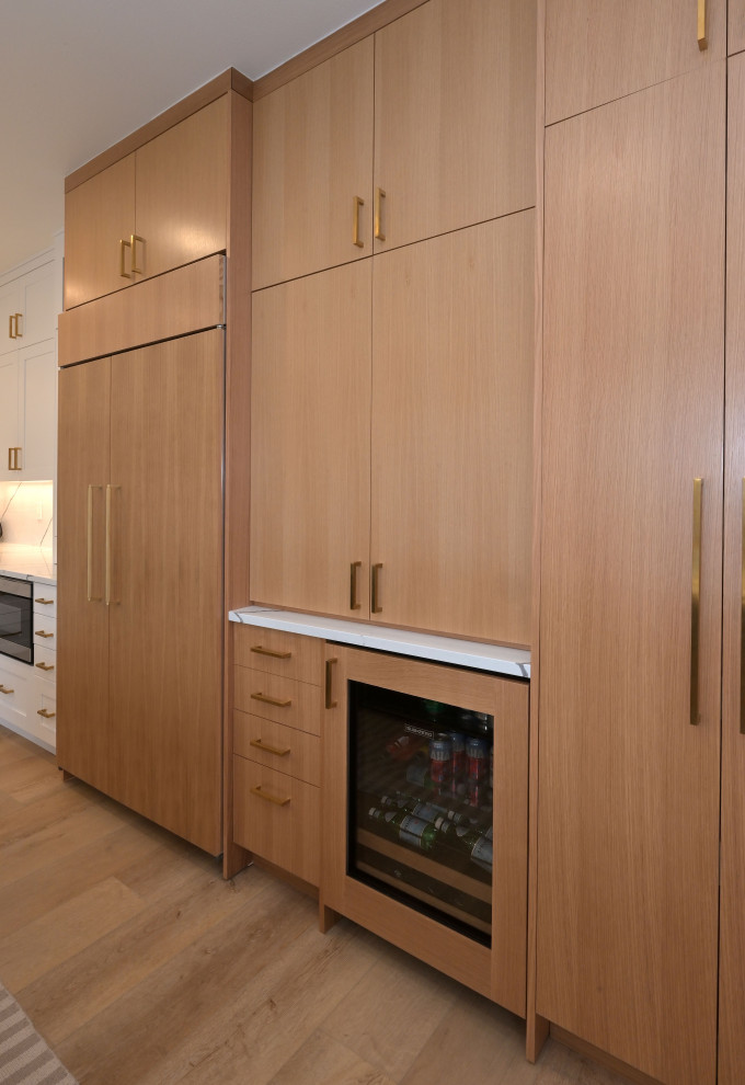 Kitchen - transitional kitchen idea in Seattle