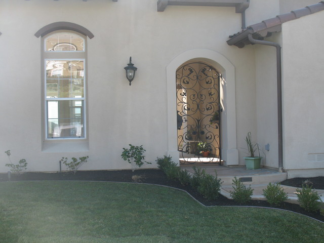 Entrance Iron Gate mediterraneen-entree