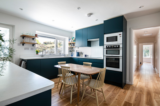 Craig Eiddew - Kitchen contemporary-kitchen