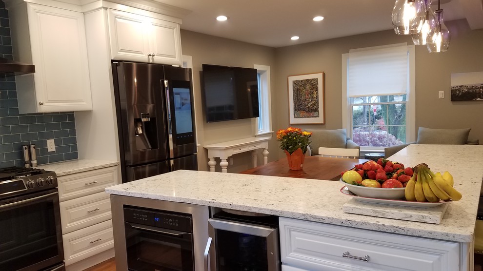Kitchen - transitional kitchen idea