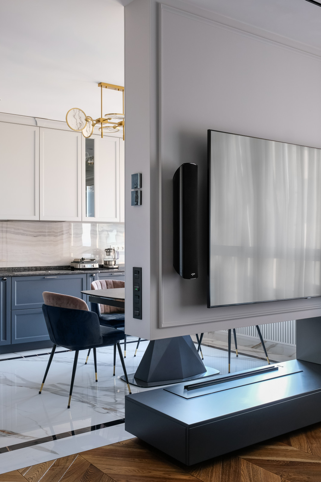 Парящая перегородка со встроенным электро-камином