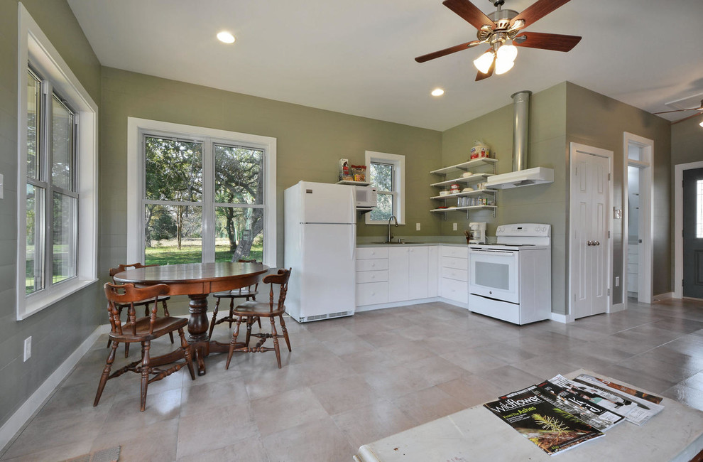 Kitchen - rustic kitchen idea in Austin