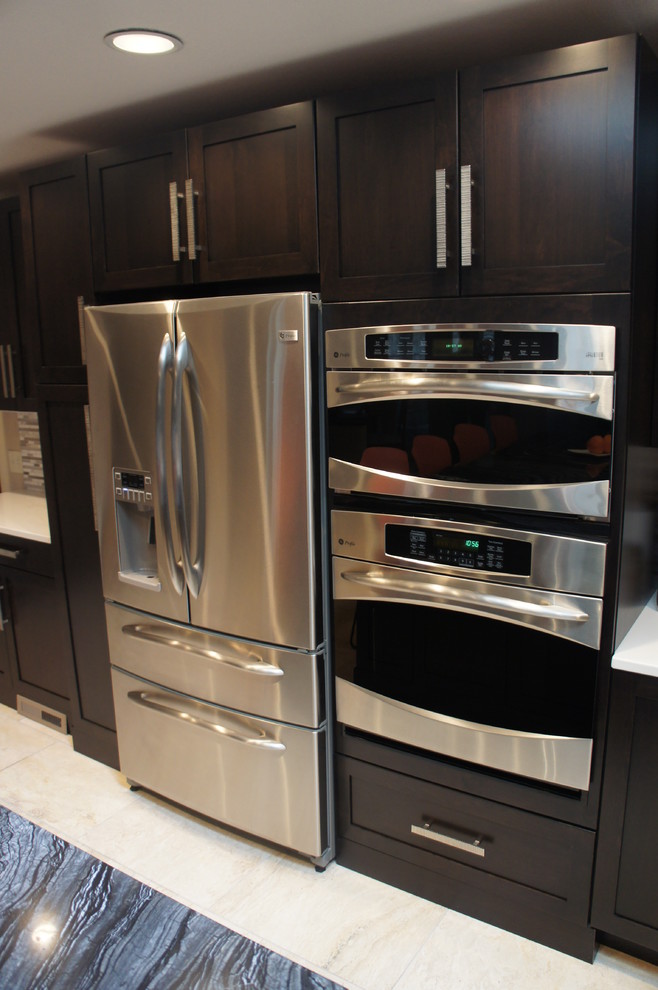 Kitchen - transitional kitchen idea