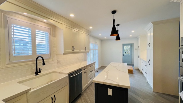 Complete Kitchen Remodeling - Sheridan Homelands in Mississauga
