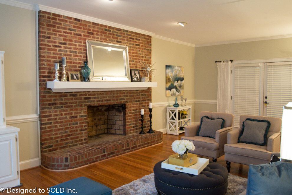 Inspiration for a timeless living room remodel in Raleigh