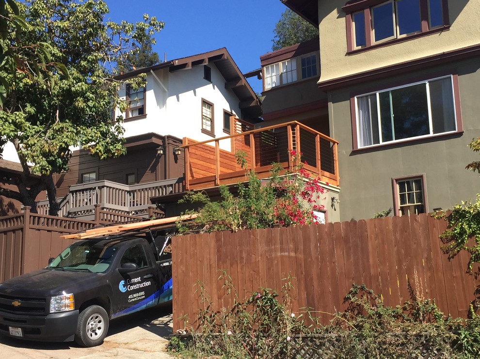 Mid-sized trendy rooftop deck photo