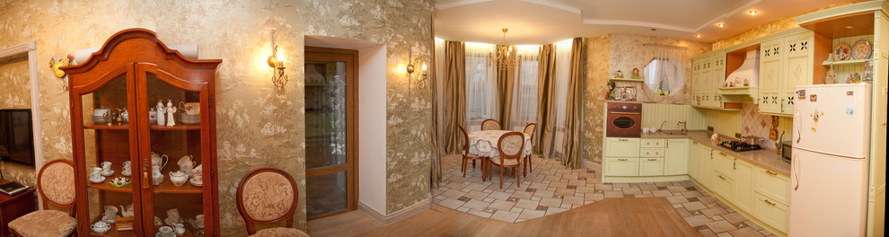 Дом с бассейном