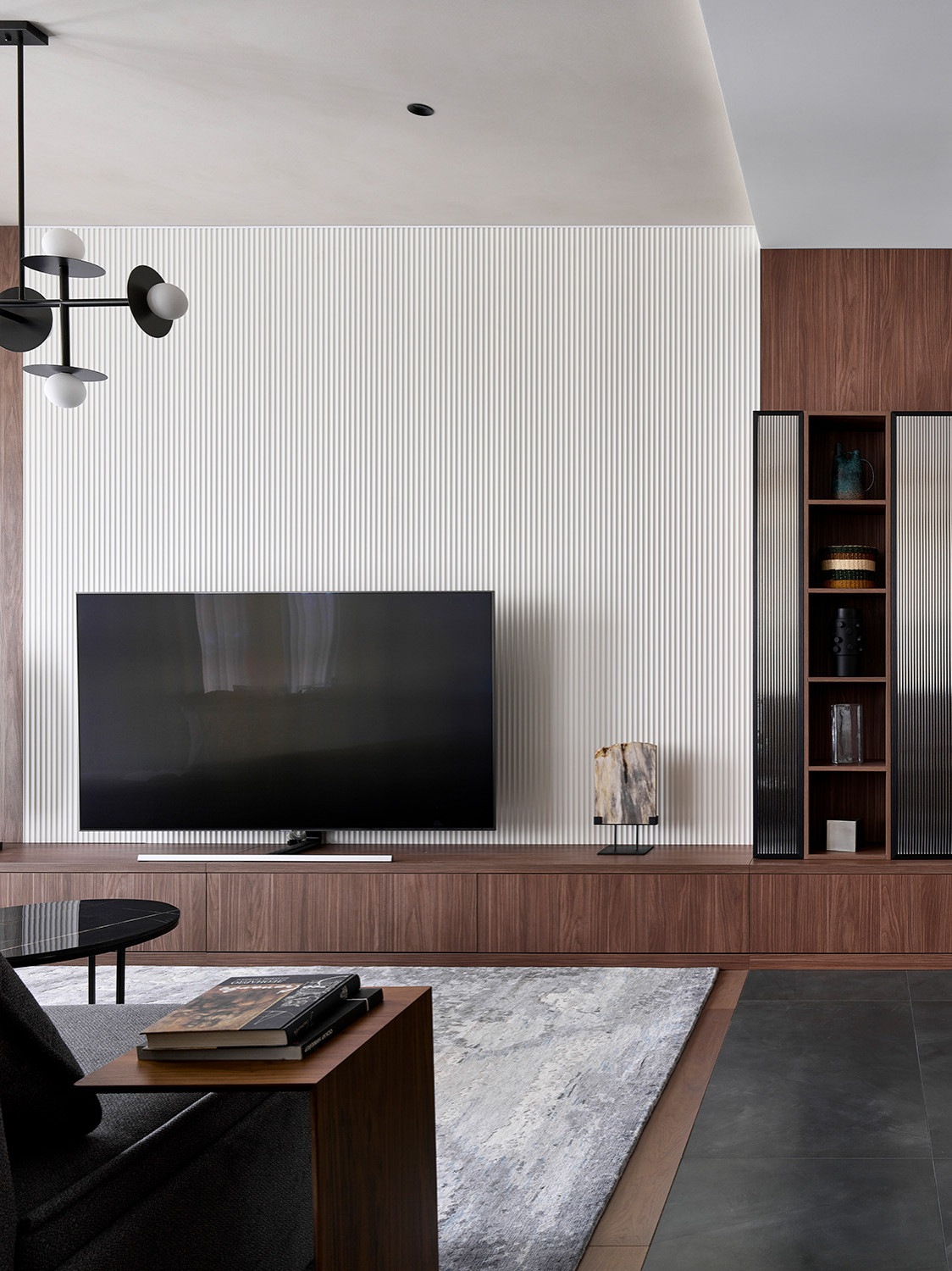 Квартира в доме с золотой аркой