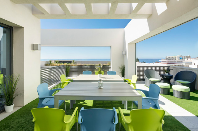 Real Estate 2 coastal-deck
