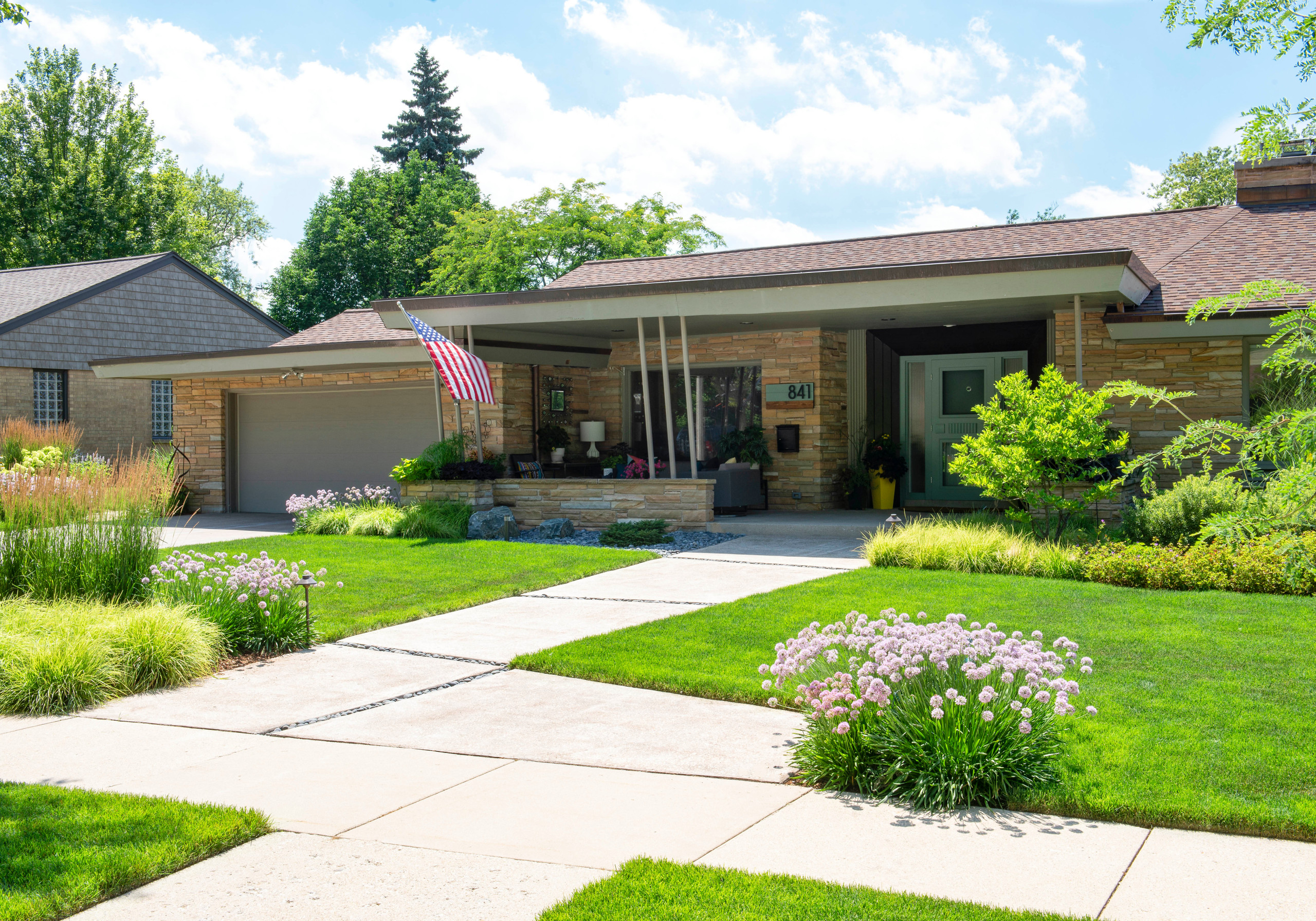 Mid-Century Front Walk - Wauwatosa