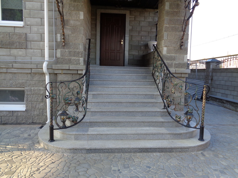 Оформление лестницы и потолка