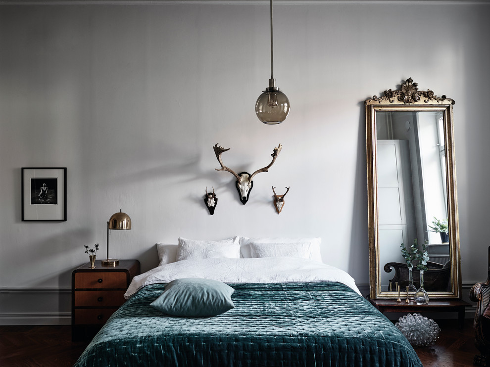 This is an example of a traditional bedroom in Gothenburg.