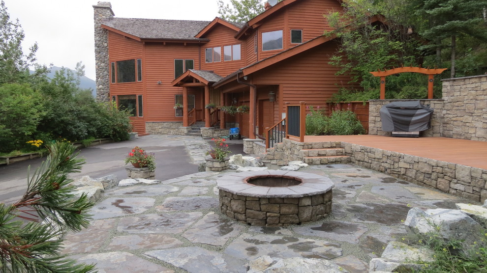 Huge mountain style home design photo