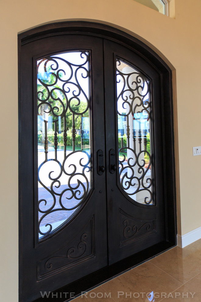Home design - transitional home design idea