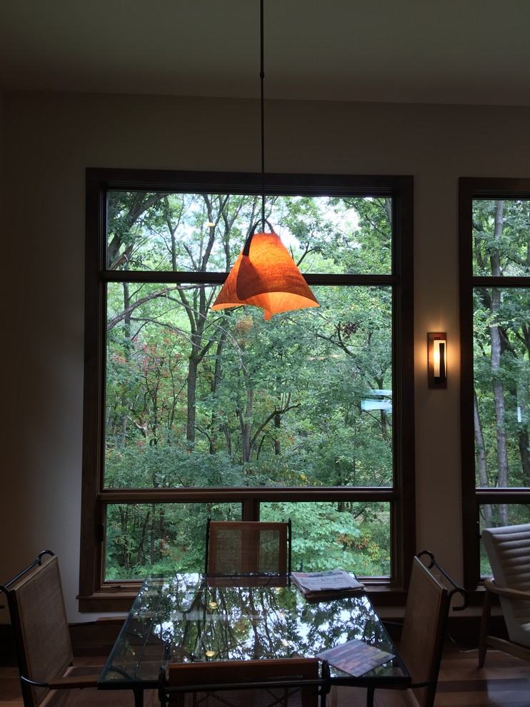 Kitchen - transitional kitchen idea in Chicago