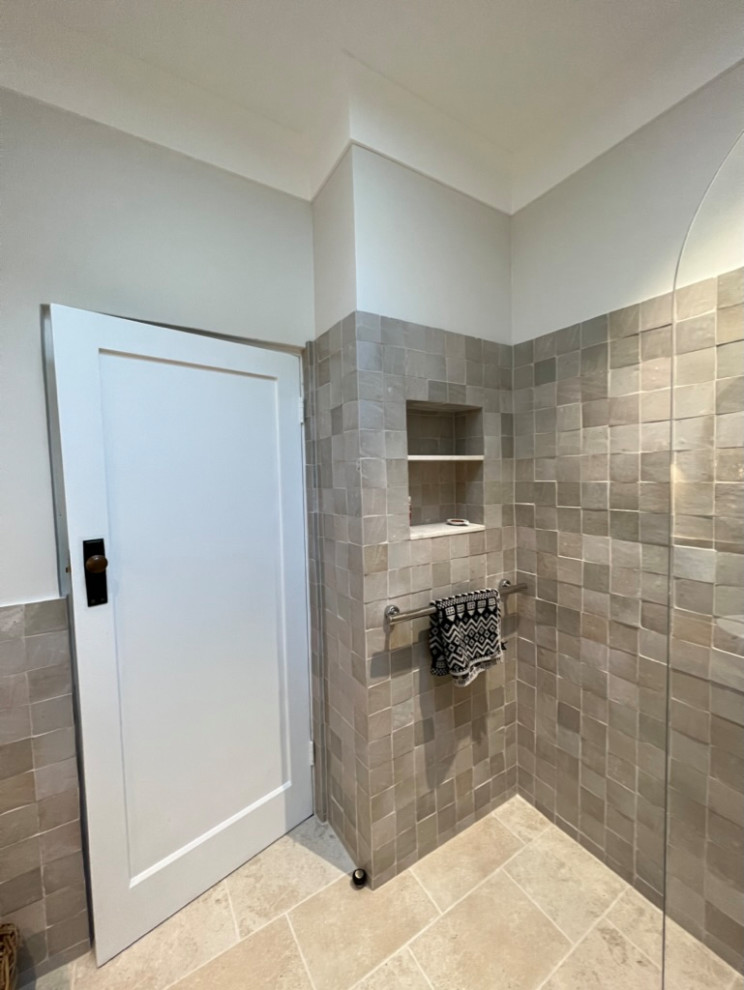 Design ideas for a mediterranean bathroom in Sydney.