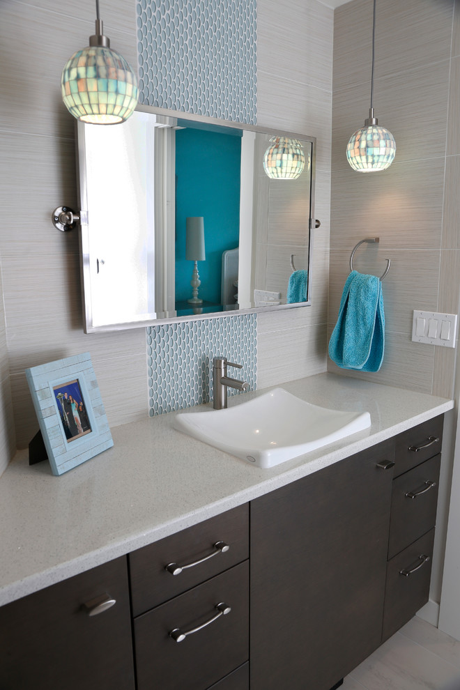 Photo of a transitional bathroom in Seattle.