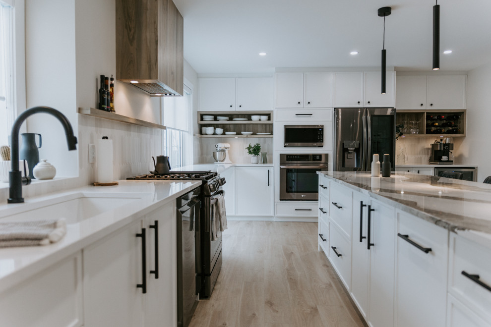 Kitchen - transitional kitchen idea