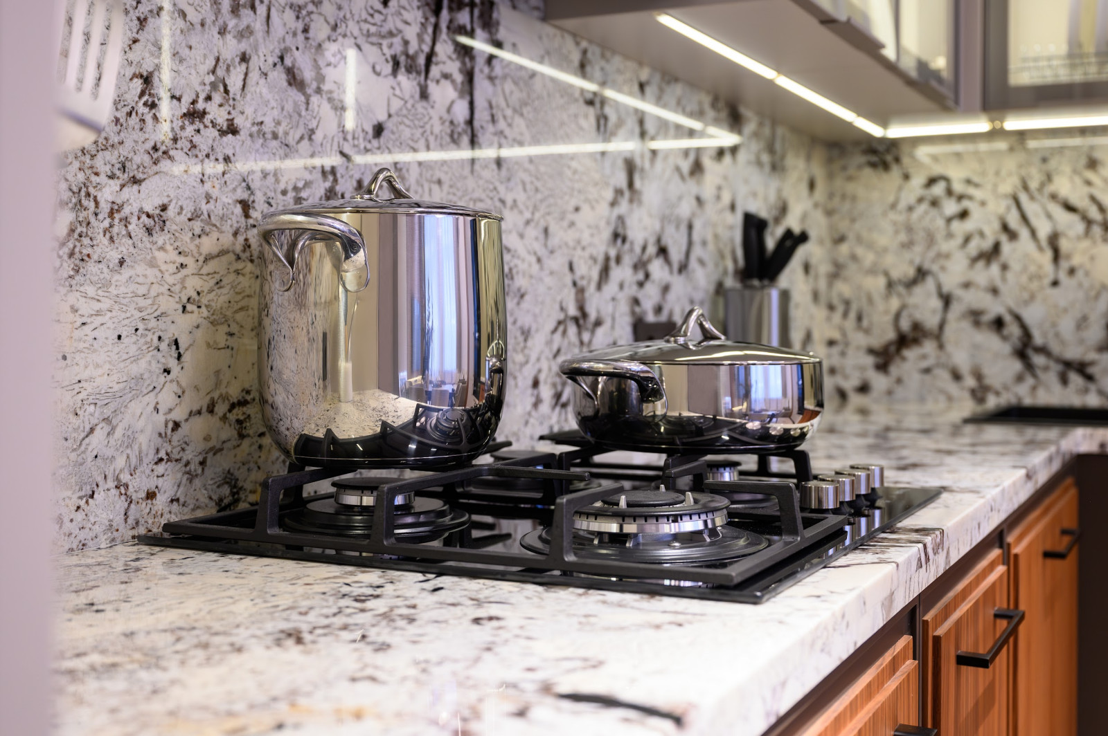 Строгая неоклассика для молодой семьи