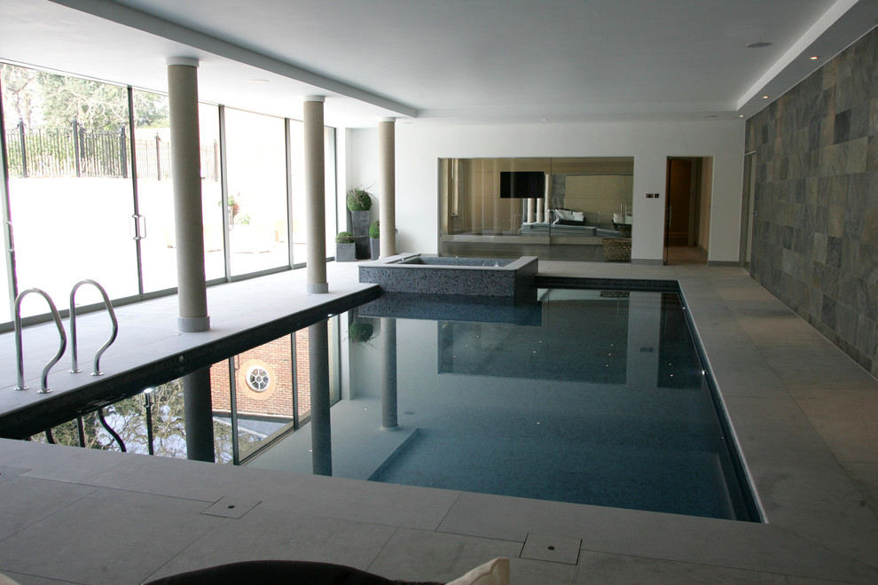 Inspiration for a modern pool in Surrey.