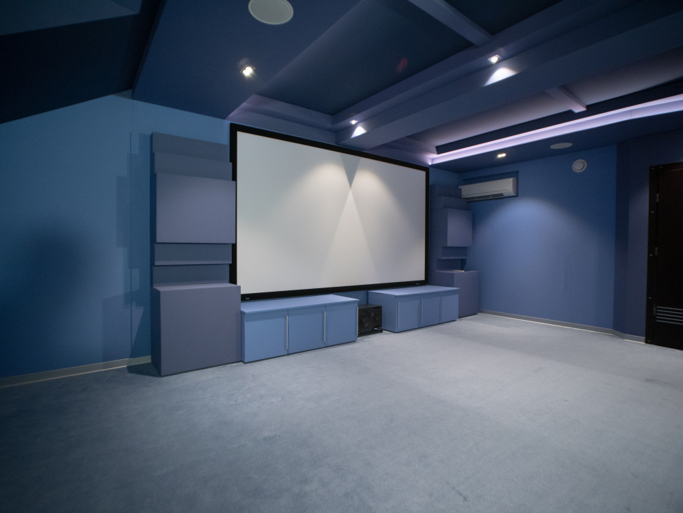 Домашний кинотеатр в мансарде