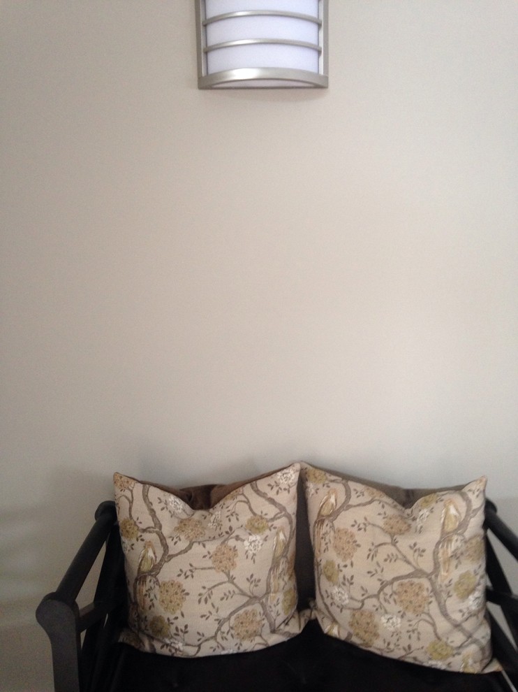 Need help with what to put above the bench!