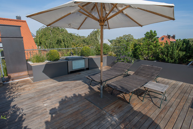 Holzterrasse contemporary-deck