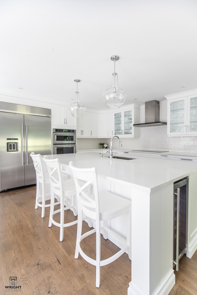 Inspiration for a transitional kitchen remodel in Toronto