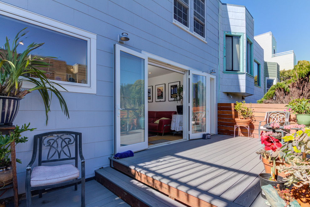 Photo of a traditional deck in San Francisco.