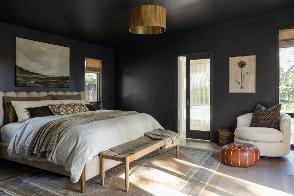 Bedroom - transitional bedroom idea in San Francisco